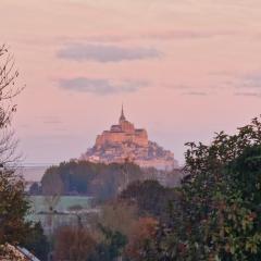 L'Aurore de la Baie, vue sur le Mont-Saint-Michel