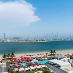 Th8 Palm Dubai Beach Resort, Vignette Collection by IHG