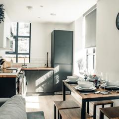 Stunning Views 2-Bedroom Apartment in Charming Holmfirth Village, Huddersfield