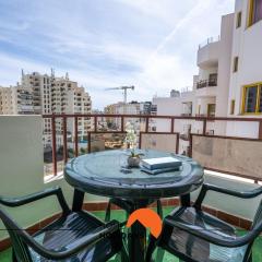 #149 Rocha Apartment by Home Holidays