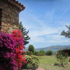 Hübsche Ferienwohnung in Cannigione mit Großem Garten