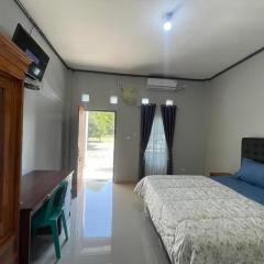 Sumbawa Maluk Homestay Kost tika