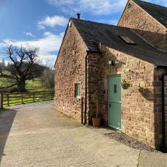 Oaklands Cottage on a rural farm