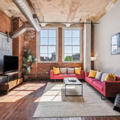 3BR Luxury Loft Oasis with Gym