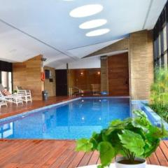 View, pleasure & business Bogotá-25th floor pool !