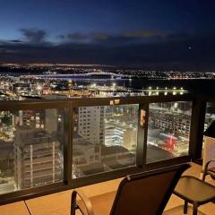 Gorgeous Seaview 2 Bedroom Apartment in Auckland CBD