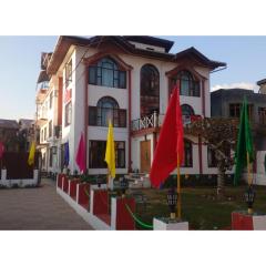 Palla's Inn & Suites-RESORTS, Srinagar