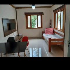 Casa, em condomínio com piscina, em Maresias