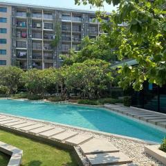 Studio 1BR Pool Gym Wifi 5 mins from Sathorn