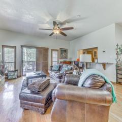 Charming Condo with Deck - Near Ruidoso Downs!