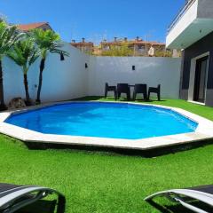 Agradable casa con piscina