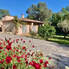 Family home with fresh eggs & a large garden