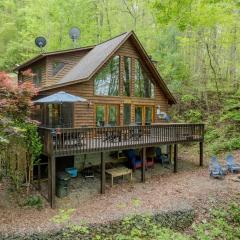 Lakefront Cabin Bordering Nat Park with Hot Tub! cabin