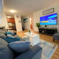 Cozy 2beds,2baths, free parking at Waikiki Beach