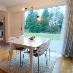 Modern, private & fully equipped for 3 & 2 children, near forest, with kitchen washer, pets friendly