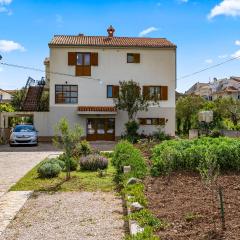 Awesome Apartment In Murter