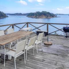 1 Bedroom Awesome Home In Djurhamn