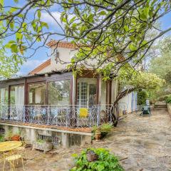 Beautiful Home In Saint-clment-de-rivi With Kitchen
