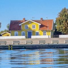 Beautiful Home In Bergkvara With House Sea View