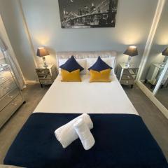The Brook House - Spacious 3 Bed Home From Home in Burton