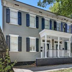 Historic Savannah Gold Private Condo with Pool - 2bed, 1&half bath, Sleeps 6, 1st Floor, 15 Min Walk To Historic Savannah Center And All Attractions