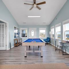 Waterfront 3BR Family Home with Hot Tub and Billiards
