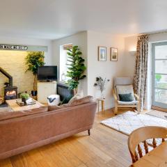 Toad Hall Pet-Friendly Family Stay, Lake Access