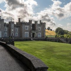 Watermouth Castle, Penn-Curzon Apartment