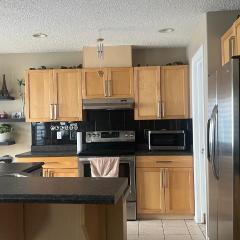 Male Only Private Room in Hollick Kenyon 165 Ave 56 Street Walking distance to No Frills