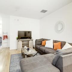 Spacious Washington, D.C. Rowhome w/ free parking!