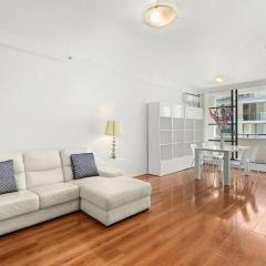 Modern 1 bedroom w study and parking - Nth Sydney - MUS21
