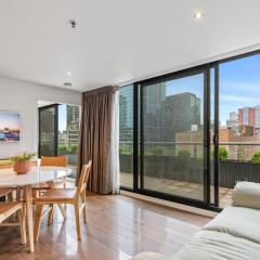 Superb 1-Bed CBD Pad with Private BBQ Area