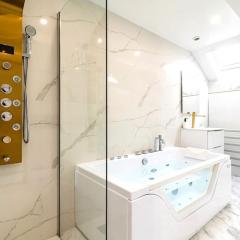 Suite Balnéo hydromassage et rétroprojecteur