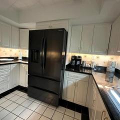 1125-402 - Enjoy Pond Views From This High-Rise Retreat