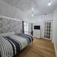 1 Bed Studio Apartment - City Centre