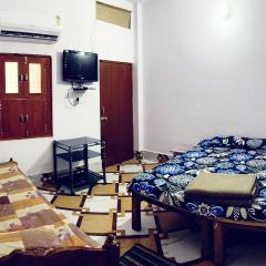 Chandrashram Paying Guest House