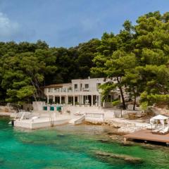 Private, Luxury Villa, accessible only by boat