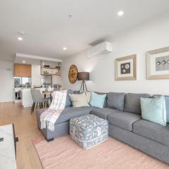 Chic Urban Retreat Brunswick I365