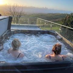 Dog friendly, Roof top hot tub, Panoramic views.