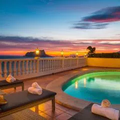 Villa Blue Sea by Abahana Villas