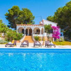 Villa California by Abahana Villas