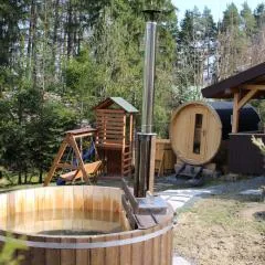 Chata na Orave so saunou a kúpacou kaďou