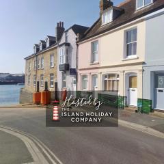 Chic Listed House with Harbour and River Views in Central Cowes - Walk to top restaurants