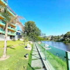 Depto en pleno centro con pileta, cochera, hermosa vista