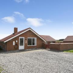 Holiday home with spa and pool by the sea - SJ670