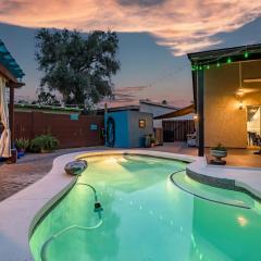 Shangri-La 6-bdrm compound Heated Pool Hot Tub