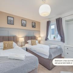 Oakbridge House - Free Parking, Fast WiFi, Smart TVs with Sky and Netflix by Yoko Property