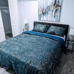 Luxurious 3 Bedroom Apt with a beautiful balcony