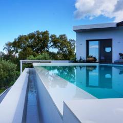 Villa Zaverda - Tranquil Haven: Luxury Villa with Private Pool