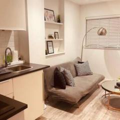 Modern 1 bed flat in Hackney with Parking